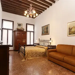 https://leoncini-with-a-wonderful-canal-view.hotelinveneto.com